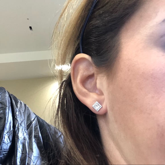 🆕 18k WG Genuine Diamond 1.04ct Princess Earrings - Picture 4 of 7